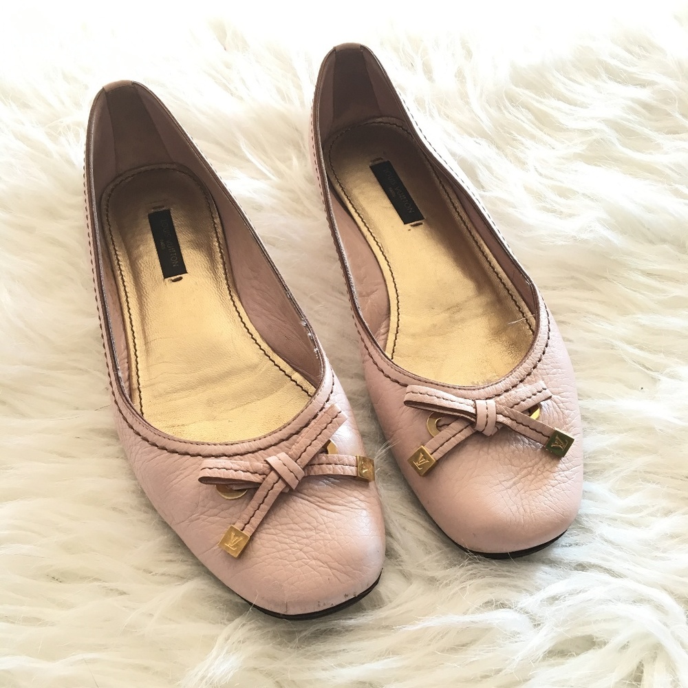 Gorgeous Louis Vuitton Blush Flats